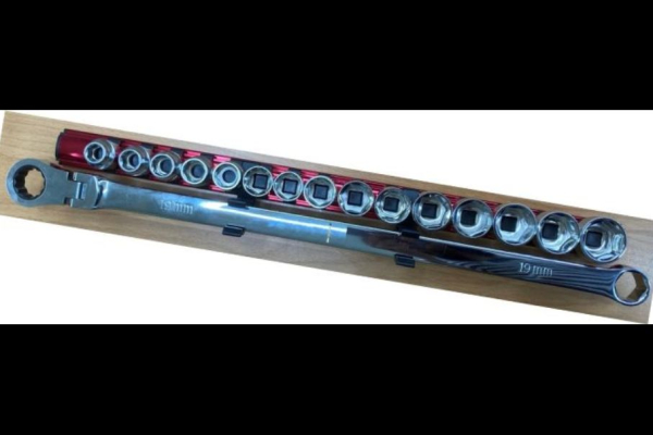 15PCS 3/8” DR. SOCKET SET W/ XL FLEX & BOX WRENCH 